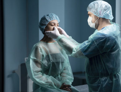 Quels délais faut-il respecter entre deux interventions si une seconde rhinoplastie à Lyon est nécessaire ?