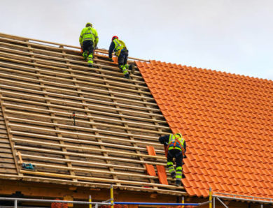Quelle toiture un ferblantier couvreur à Genève recommande-t-il pour le climat humide de Genève ?