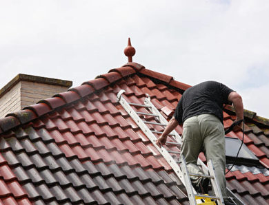 Quelles sont les erreurs à éviter lors d’un entretien toiture en Guyane ?